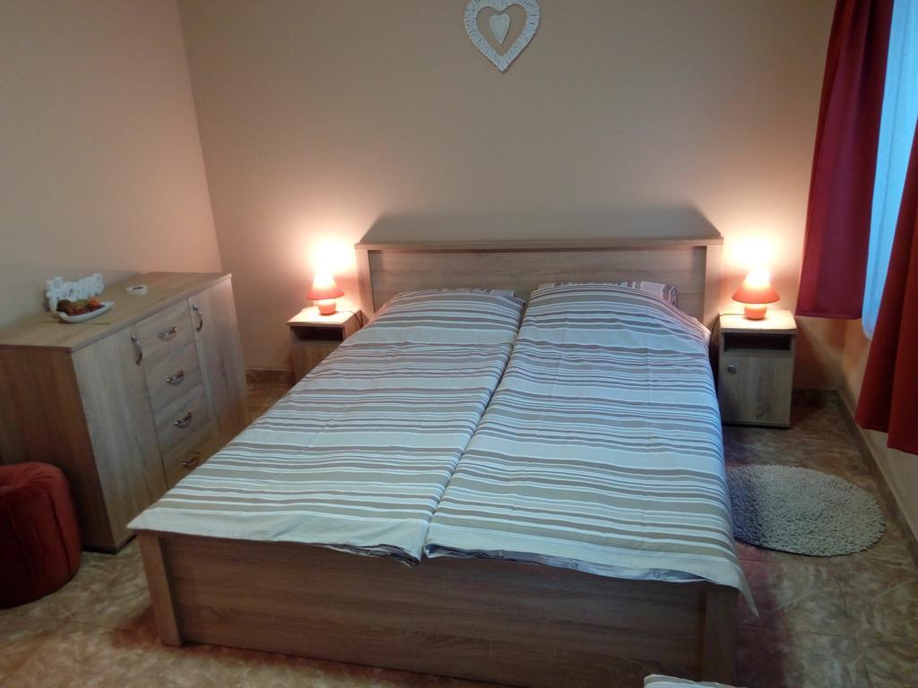 Eva Vendeghaz Guesthouse Hajdúszoboszló Buitenkant foto